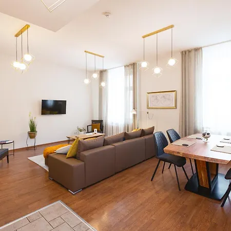 Bearsleys Downtown Apart Otel Riga