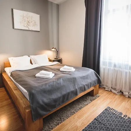 Bearsleys Downtown Апарт-готель