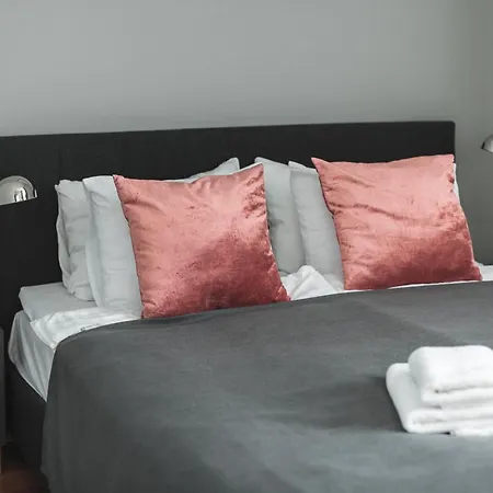Ξενοδοχείο με διαμερίσματα Bearsleys Downtown 4*
