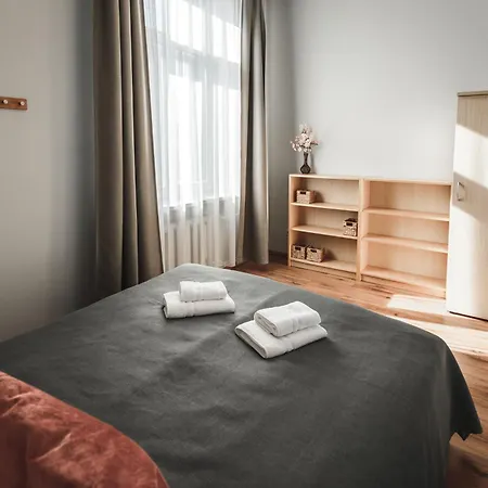 Ξενοδοχείο με διαμερίσματα Bearsleys Downtown 4*