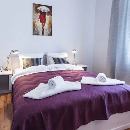 Апарт-готель Bearsleys Downtown