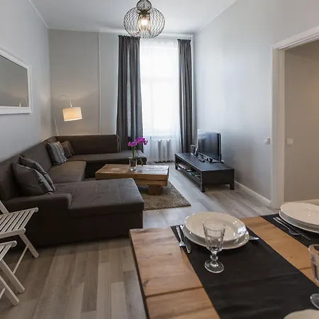 Bearsleys Downtown Aparthotel 4*