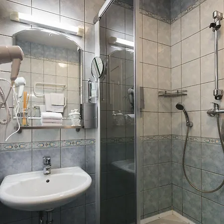Bearsleys Downtown 4*