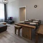 아파트호텔 베어슬리스 다운타운 아파트먼트 4*