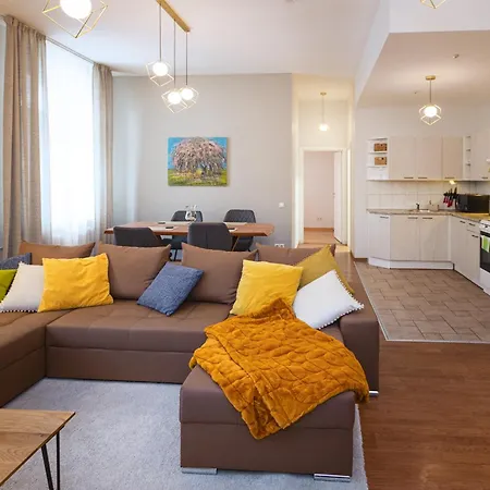 Bearsleys Downtown Aparthotel