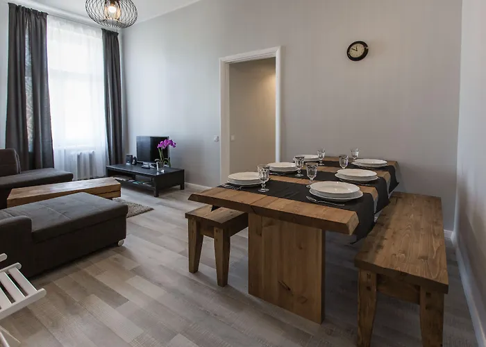 Aparthotel Bearsleys Downtown 4*